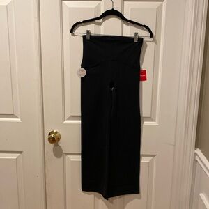 NWT SPANX Womens size small bootu boost active ankle flare.